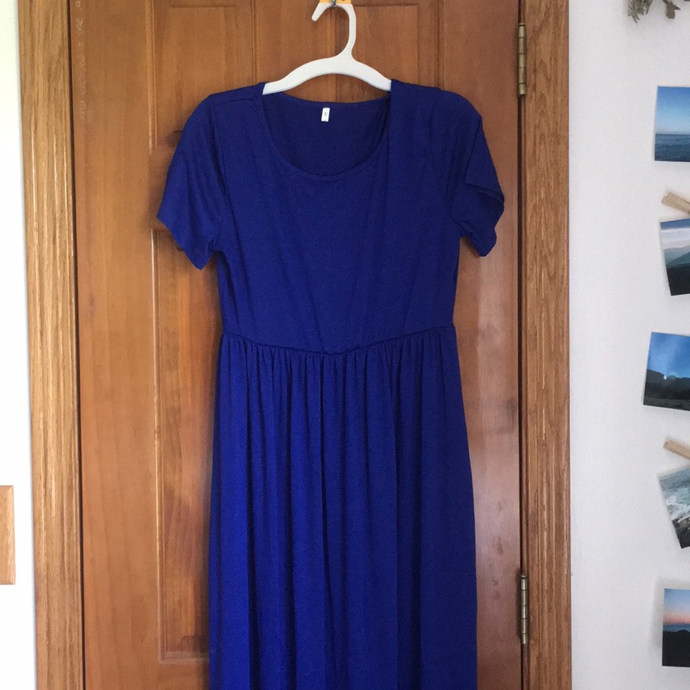 Royal blue maxi dress with pockets!